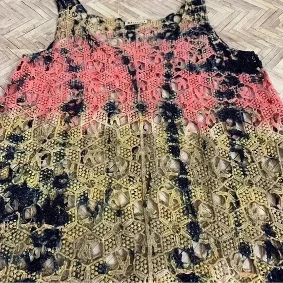 Womens See Through Net Floral Tank Small - Picture 3 of 4